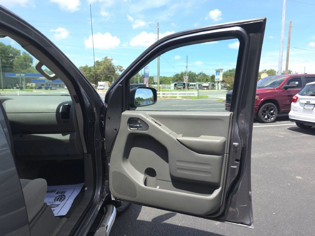 Used 2018 Nissan Frontier SV w/ Value Truck Package RWD image 14