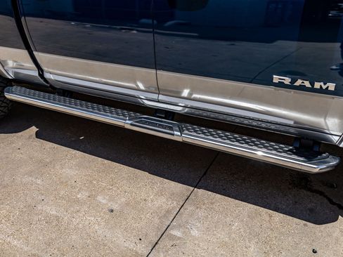 Used 2022 RAM 2500 Laramie AWD/4WD image 13