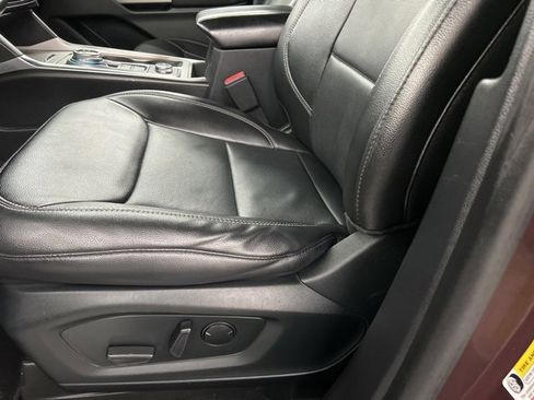 Used 2022 Ford Explorer Limited image 7