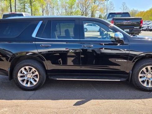Used 2021 Chevrolet Tahoe Premier w/ Premium Package image 9