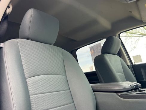 Used 2017 RAM 1500 Express image 19