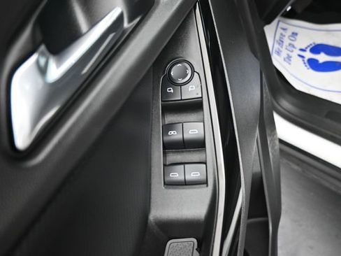 Used 2025 Chevrolet Equinox LT image 11