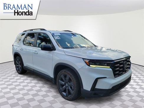 Certified 2025 Honda Pilot Sport image 2