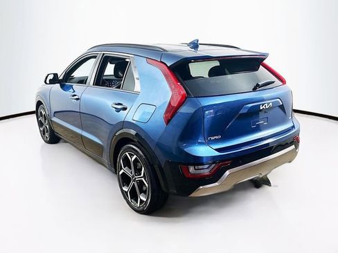Used 2023 Kia Niro SX Touring image 7