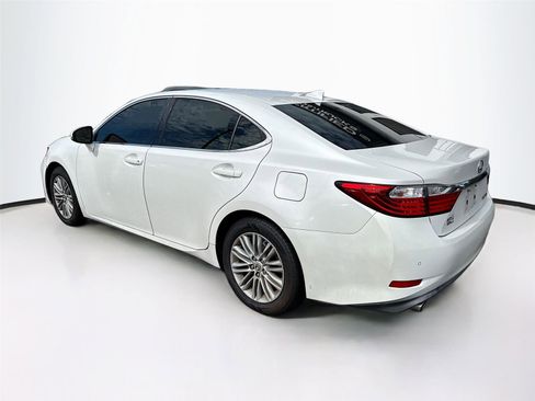 Used 2015 Lexus ES 350 w/ Luxury Package FWD image 2