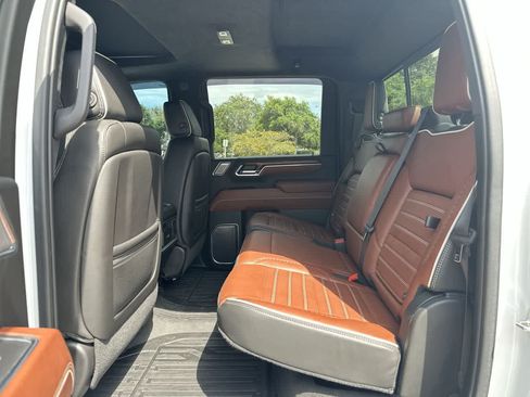 Used 2024 GMC Sierra 2500 Denali Ultimate AWD/4WD image 23