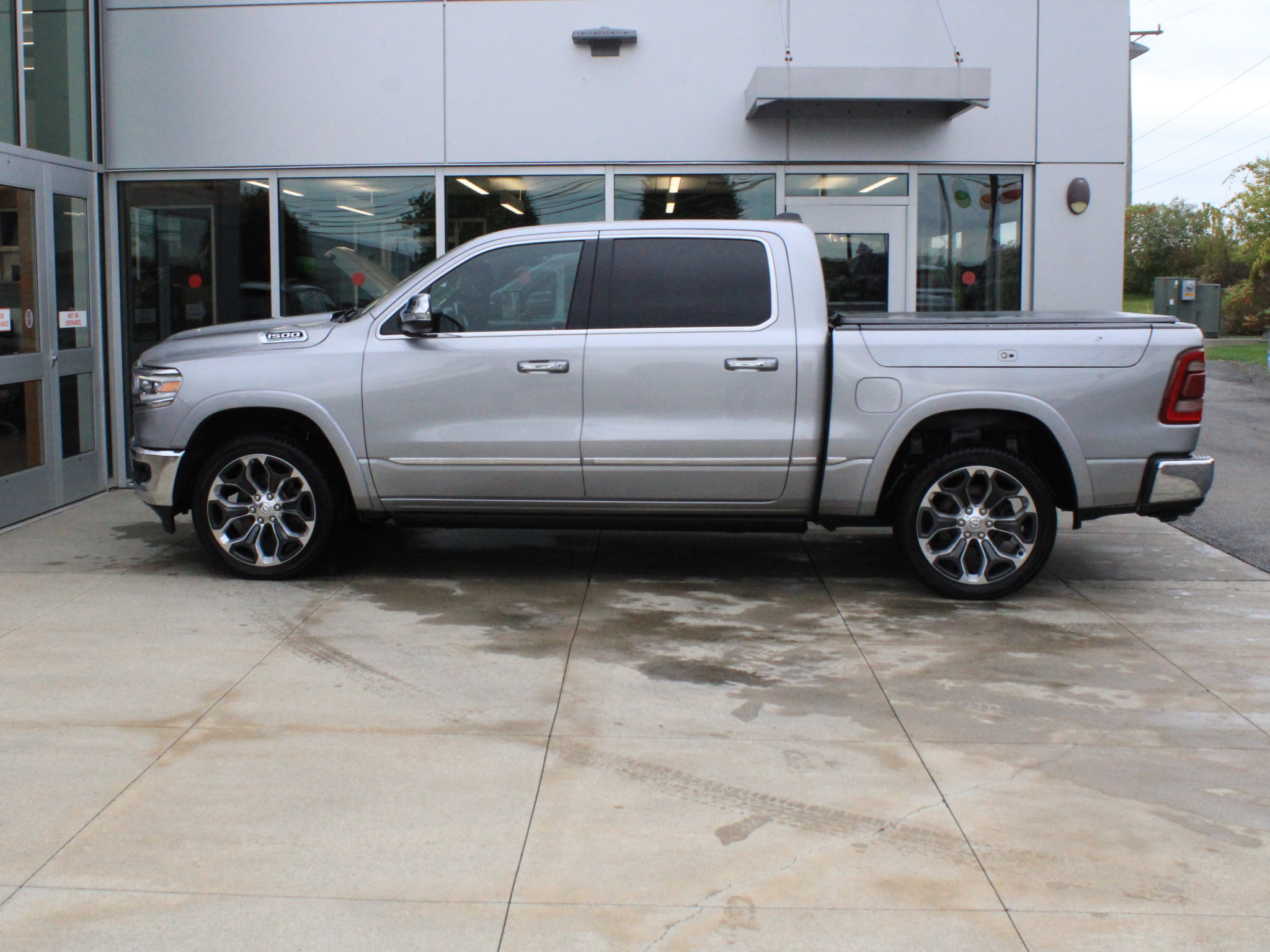 Used 2022 RAM 1500 Limited w/ Bed Utility Group AWD/4WD image 5