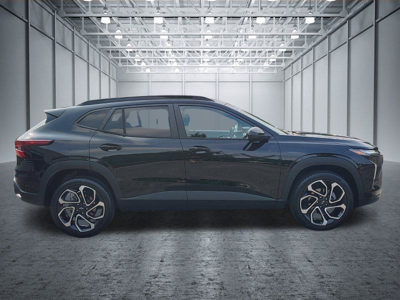 Certified 2024 Chevrolet Trax RS FWD image 6