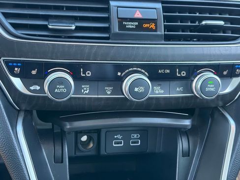 Used 2022 Honda Accord Touring image 24