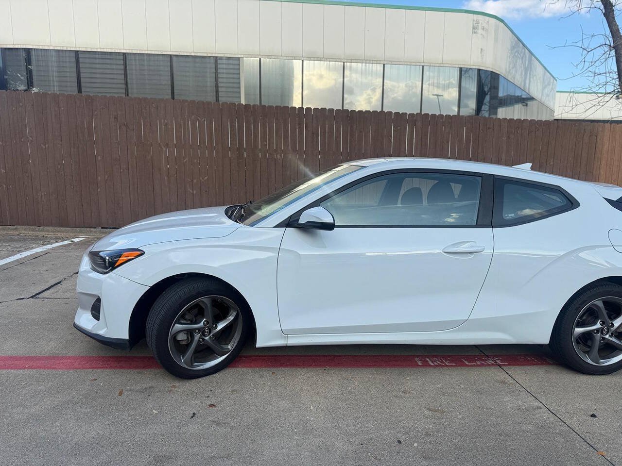 Used 2019 Hyundai Veloster 2.0 FWD image 4