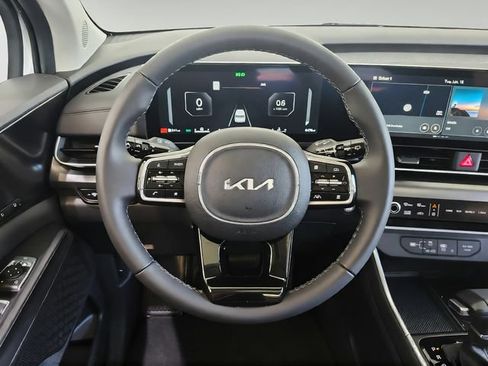 Certified 2026 Kia Carnival SX w/ SX Dark Edition Package FWD image 9