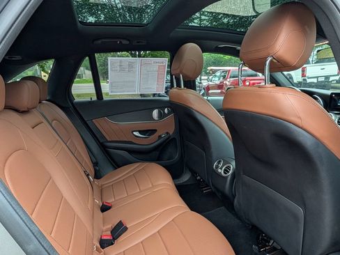 Used 2020 Mercedes-Benz GLC 300 4MATIC image 20
