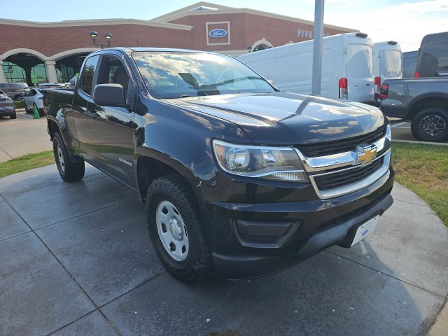 Used 2017 Chevrolet Colorado W/T RWD image 2