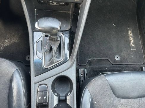 Used 2017 Kia Niro FWD image 28