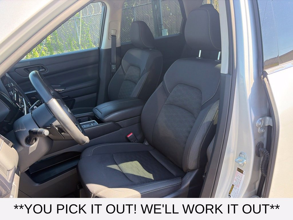 Used 2024 Nissan Pathfinder SV FWD image 10