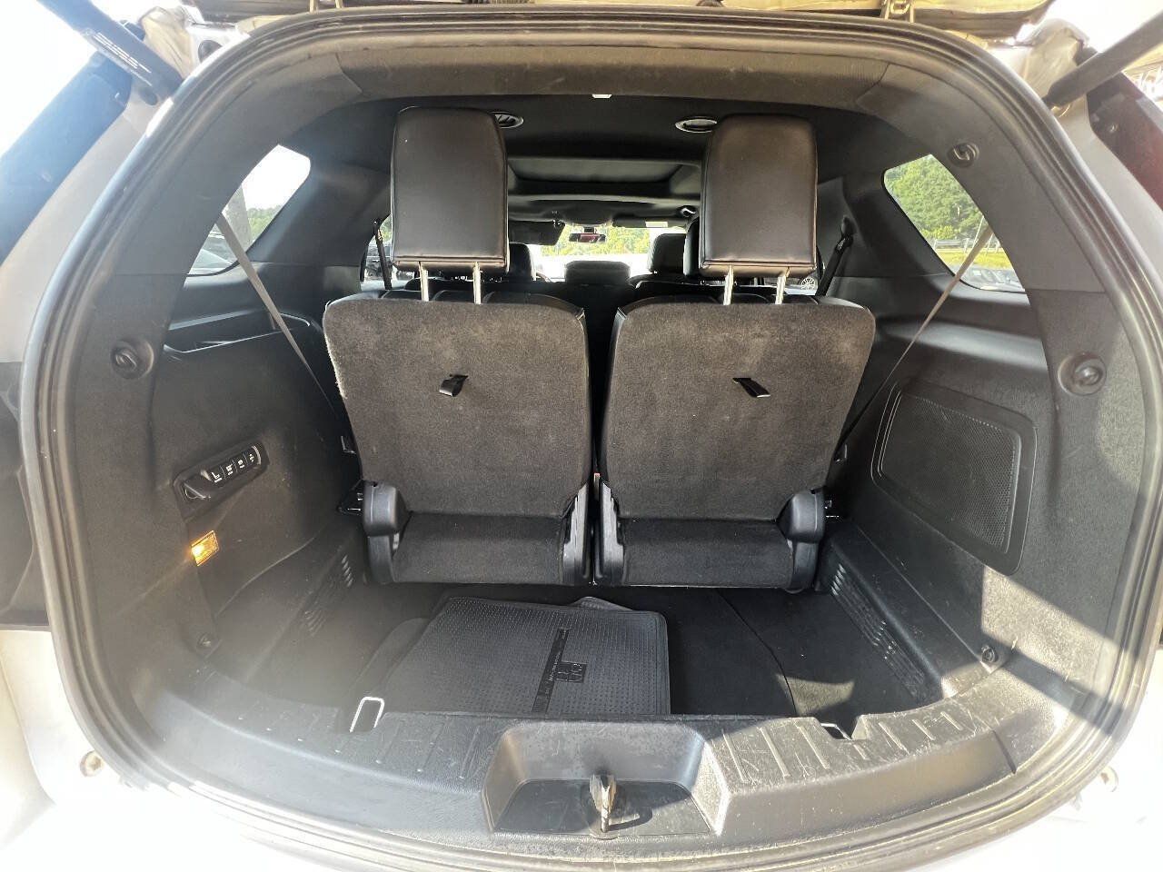 Used 2017 Ford Explorer Platinum AWD/4WD image 11