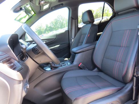 Certified 2024 Chevrolet Equinox RS image 18