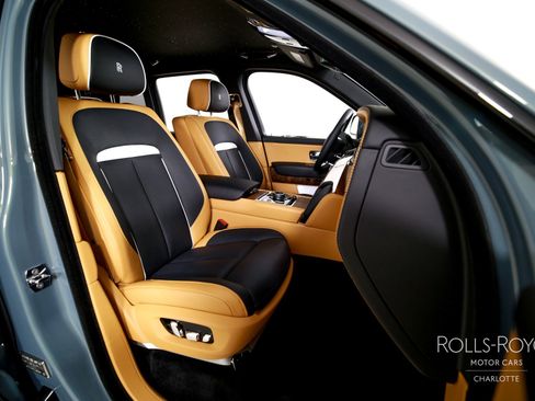 Used 2025 Rolls-Royce Cullinan image 36