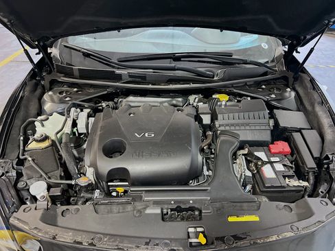 Used 2022 Nissan Maxima SR w/ Sport Mat Group FWD image 28