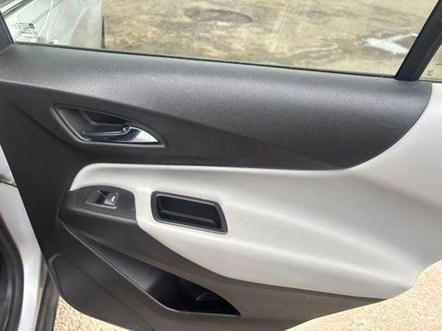 Used 2019 Chevrolet Equinox LT FWD image 18