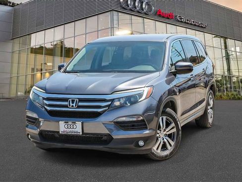 Used 2017 Honda Pilot EX image 1