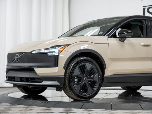 New 2026 Volvo EX30 Cross Country Ultra w/ Protection Package Premier AWD/4WD image 31