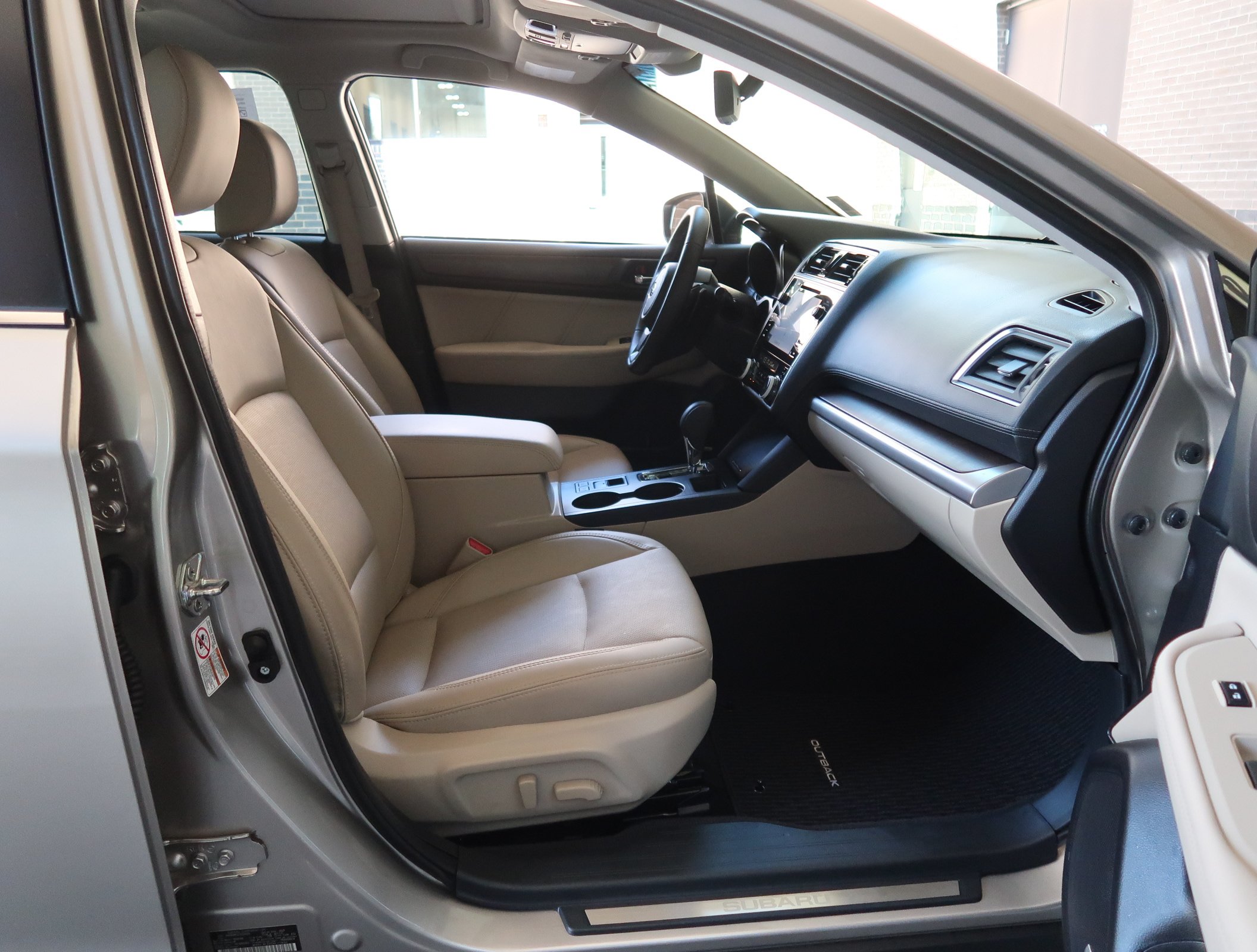 Used 2018 Subaru Outback 2.5i Limited AWD/4WD image 39