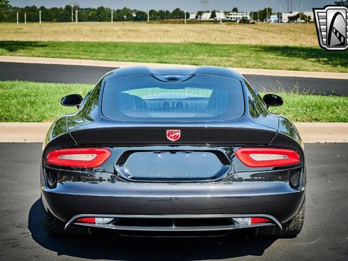 Used 2013 SRT Viper GTS w/ GTS Laguna Interior Pkg image 5