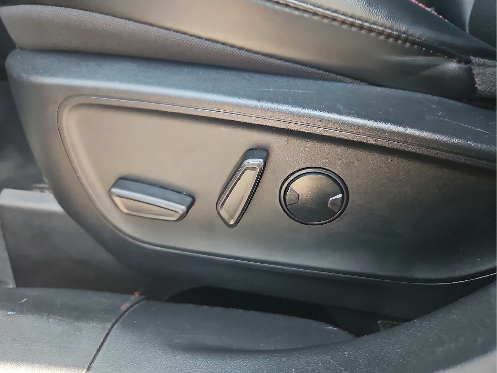 Used 2025 Ford Escape ST-Line FWD image 14