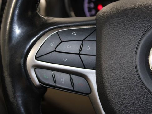 Used 2020 Jeep Grand Cherokee Limited w/ Luxury Group II image 35