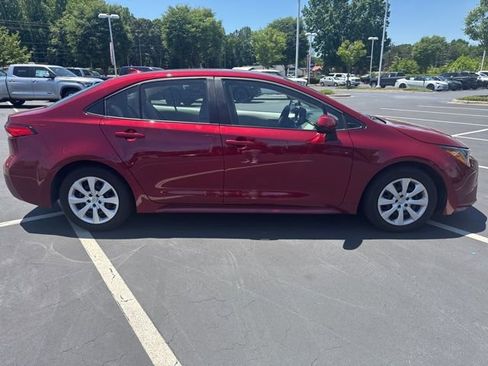 Used 2025 Toyota Corolla LE FWD image 2