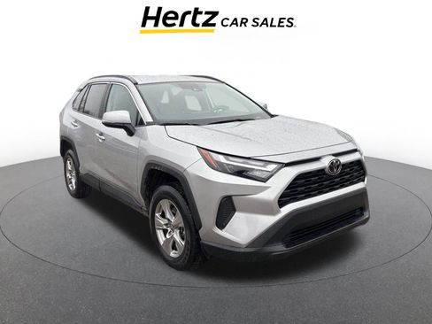 Used 2025 Toyota RAV4 XLE image 1