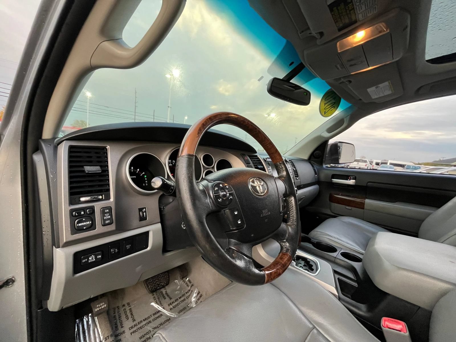 Used 2010 Toyota Tundra Limited w/ Platinum Pkg AWD/4WD image 23