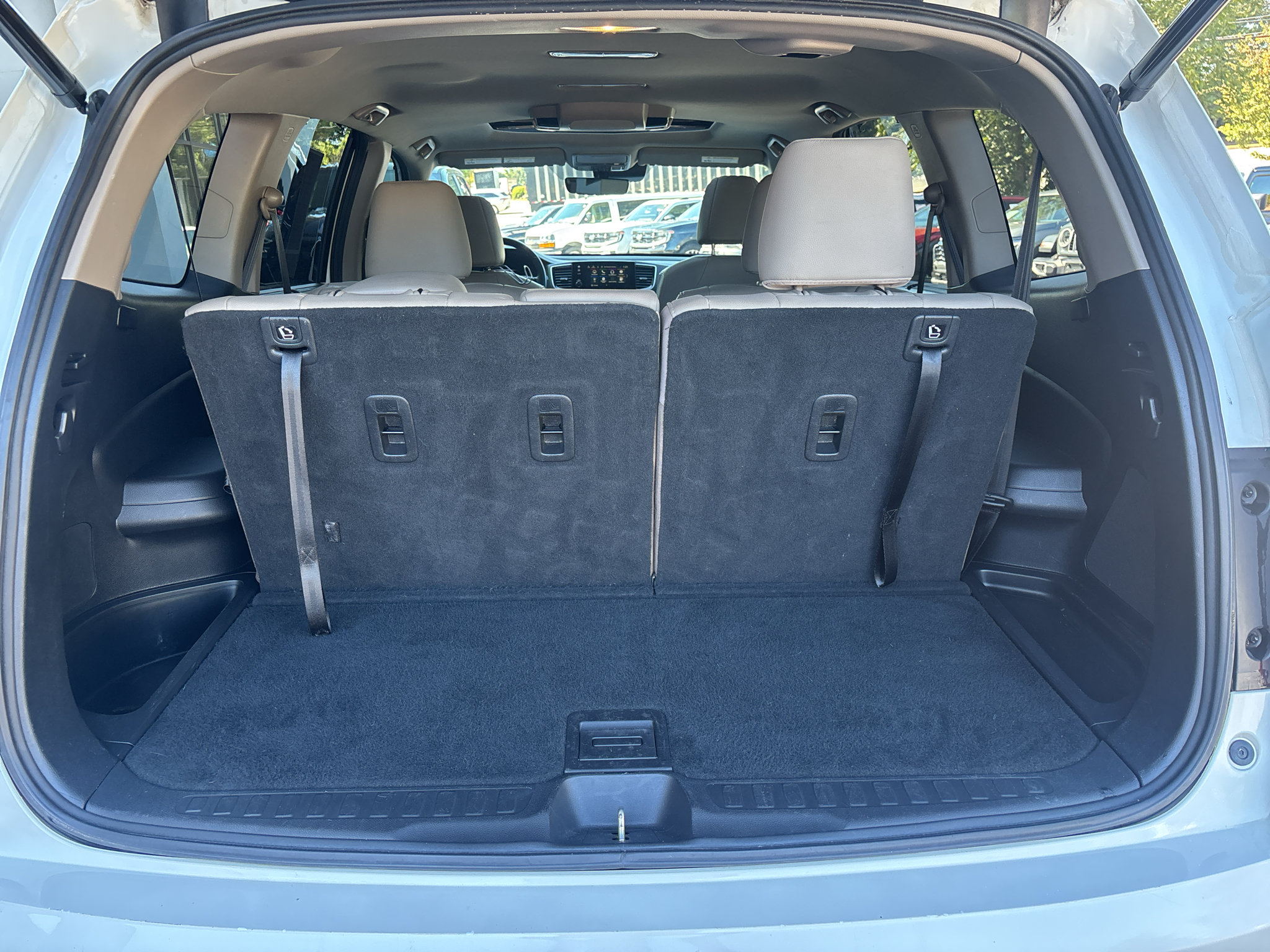 Used 2021 Honda Pilot Touring image 8