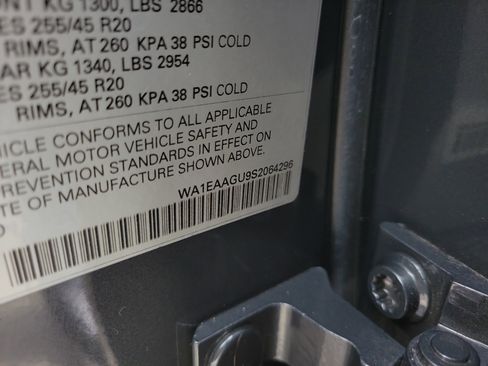 Used 2025 Audi Q5 Premium Plus w/ Premium Plus image 31