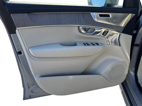 New 2025 Volvo XC90 B6 Ultra w/ Protection Package Premier image 10