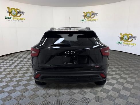 Used 2024 Chevrolet Trax RS w/ Sunroof Package FWD image 9