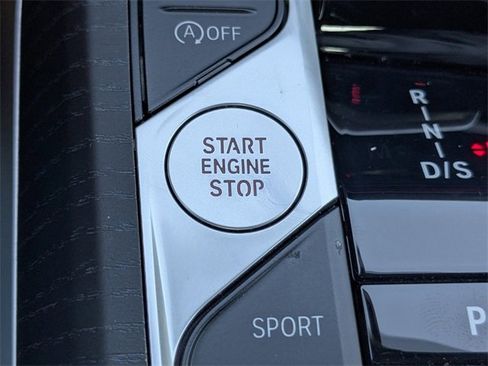 Used 2025 BMW 330i 330i w/ M Sport Package image 32