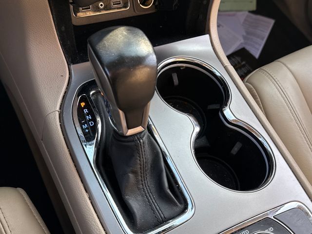 Used 2021 Jeep Grand Cherokee Limited w/ Premium Lighting Group AWD/4WD image 38