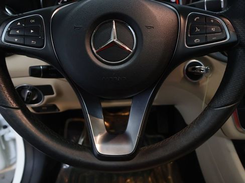 Used 2018 Mercedes-Benz GLA 250 image 18