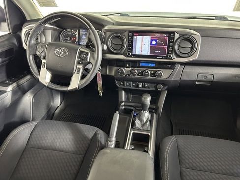 Used 2021 Toyota Tacoma SR5 w/ Trail Edition image 15