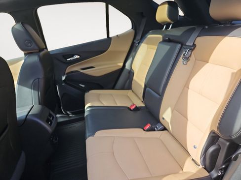 Used 2023 Chevrolet Equinox Premier image 13