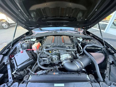 Used 2019 Chevrolet Camaro ZL1 RWD image 40