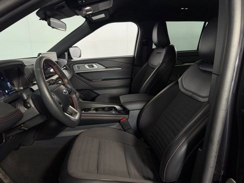 Used 2025 Ford Explorer ST-Line w/ ST-Line Street Pack image 21