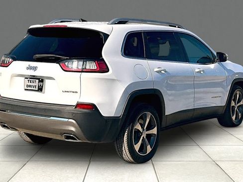 Used 2019 Jeep Cherokee Limited w/ Technology Group FWD image 2