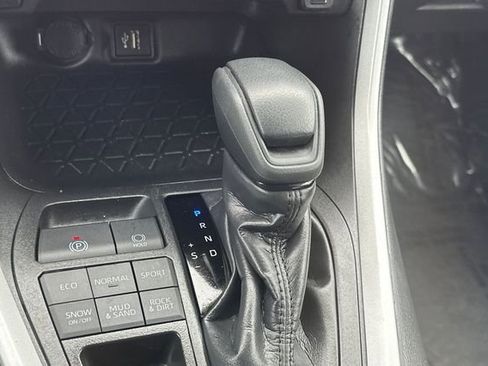 Certified 2025 Toyota RAV4 LE image 27