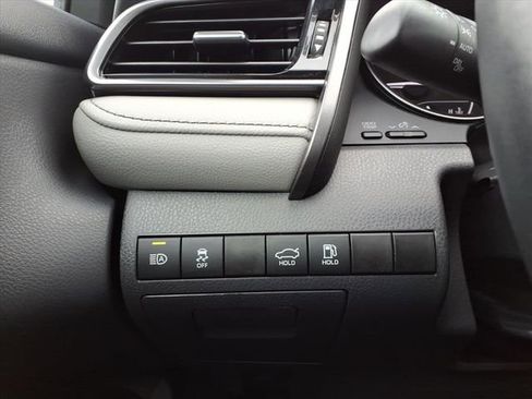 Certified 2023 Toyota Camry SE image 18