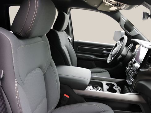 New 2026 RAM 1500 4x4 Crew Cab image 19