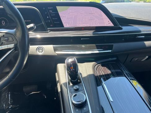 Used 2022 Cadillac Escalade Sport w/ Touring Package AWD/4WD image 34