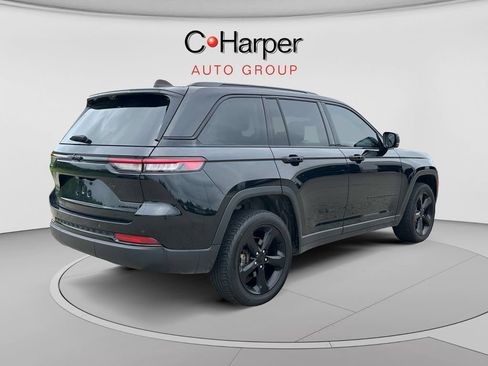 Used 2023 Jeep Grand Cherokee Limited w/ Luxury Tech Group II AWD/4WD image 3